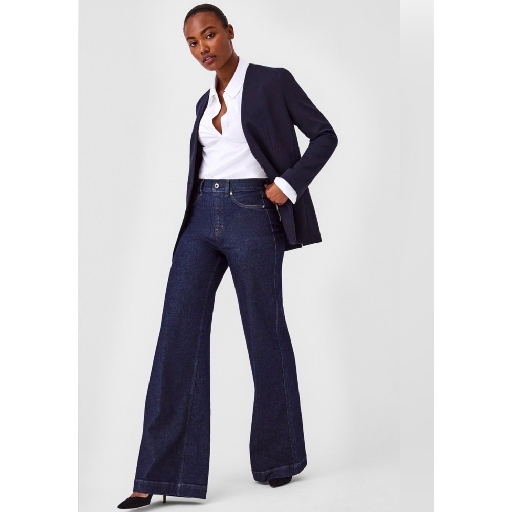 NWT Spanx Spanxshape Everywear Pull On Flare Jeans in Raw Indigo Wash Size Large